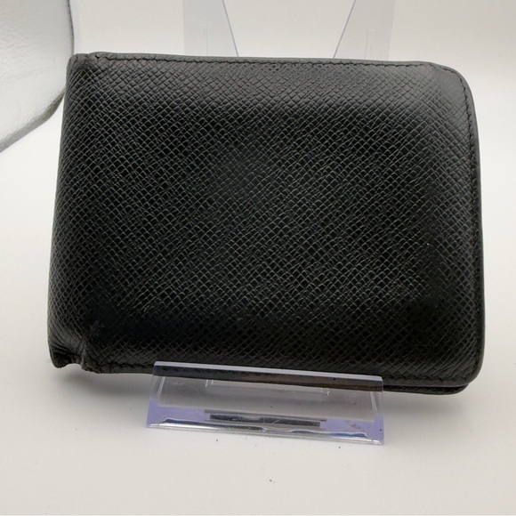 Louis Vuitton Other - Louis Vuitton Black Taiga Leather Bifold Wallet | Men’s | Pre-Owned |